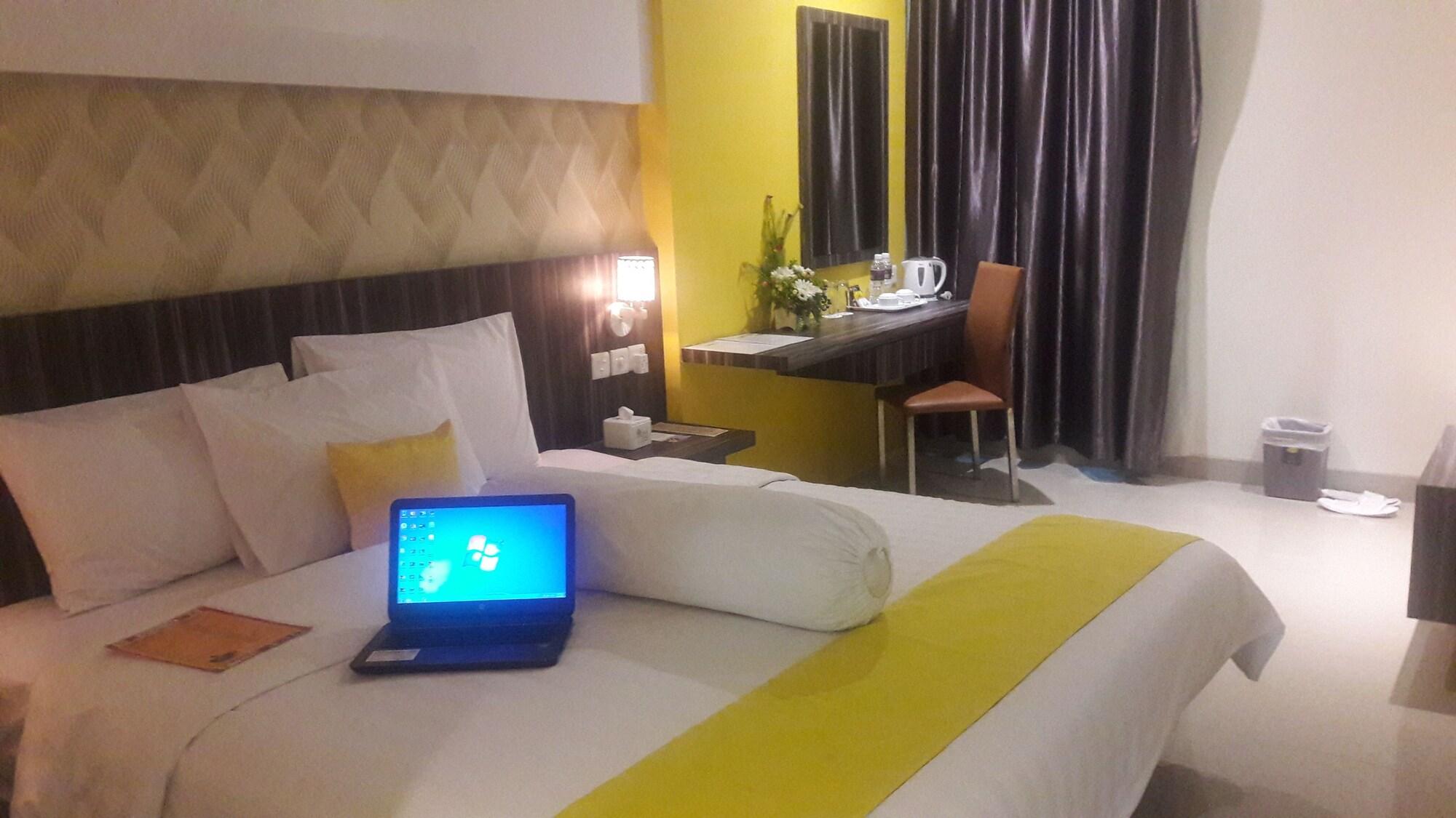 Kaliban Hotel Batam Екстер'єр фото