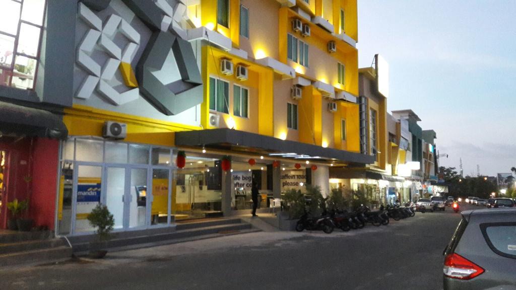 Kaliban Hotel Batam Екстер'єр фото
