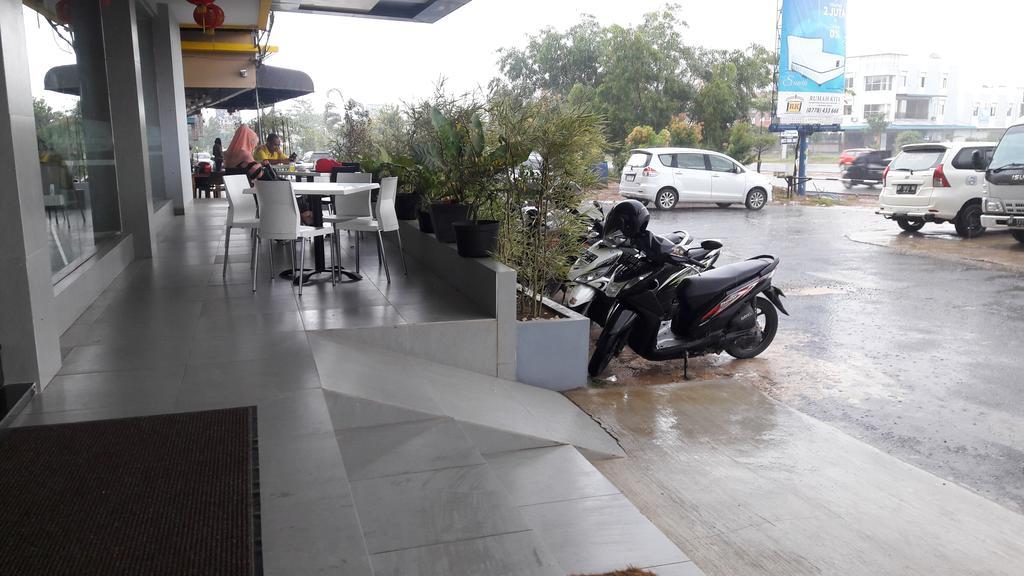 Kaliban Hotel Batam Екстер'єр фото